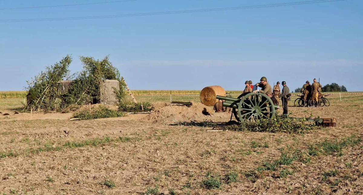 Święta i uroczystości , Upamiętnili kolarzy Pułku Ułanów Legionowych - zdjęcie, fotografia