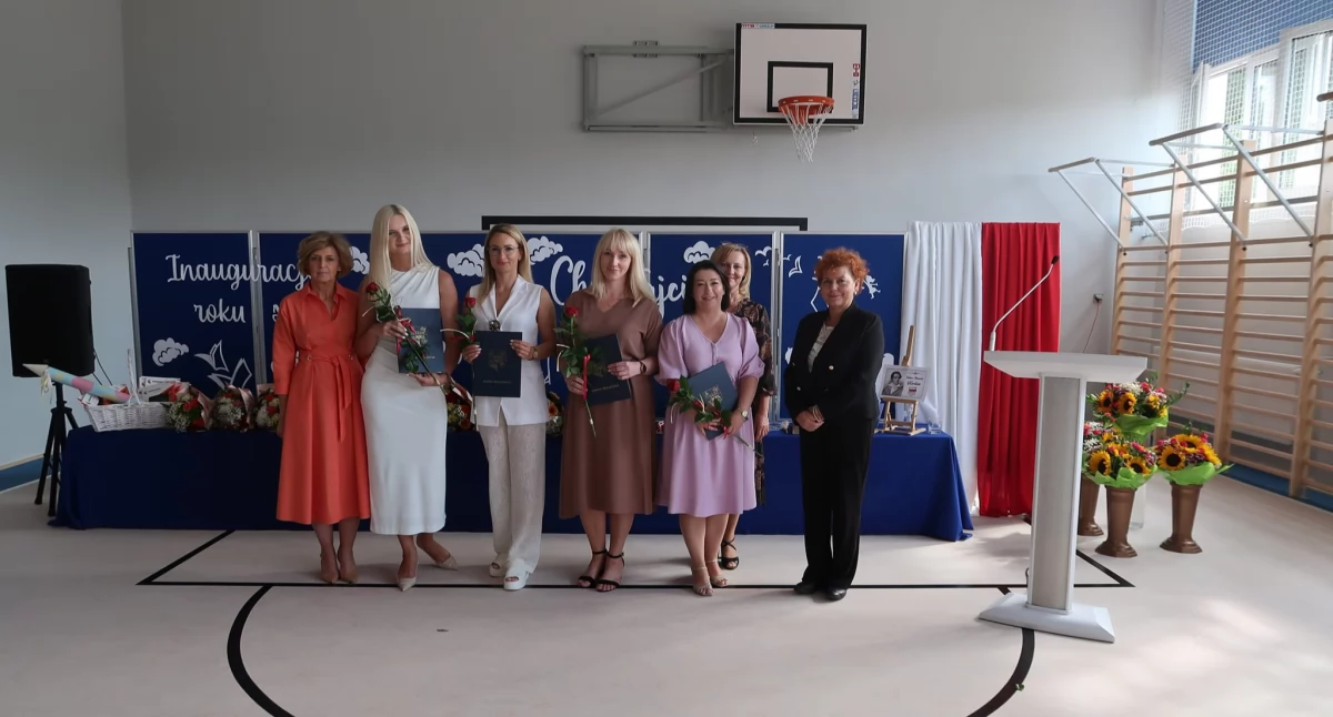 Szkoły podstawowe, Awanse zawodowe nauczycieli szkół terenu Gminy Przasnysz - zdjęcie, fotografia