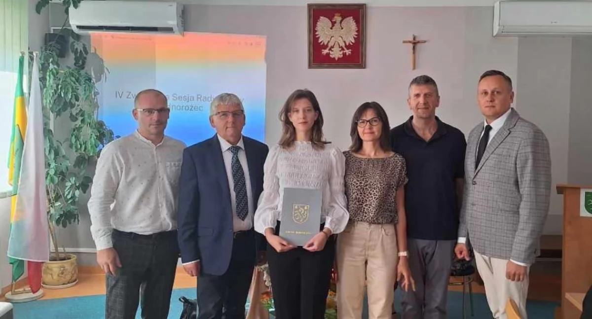 Szkoły średnie, Najlepsza maturzystka Gminy Jednorożec nagrodzona - zdjęcie, fotografia
