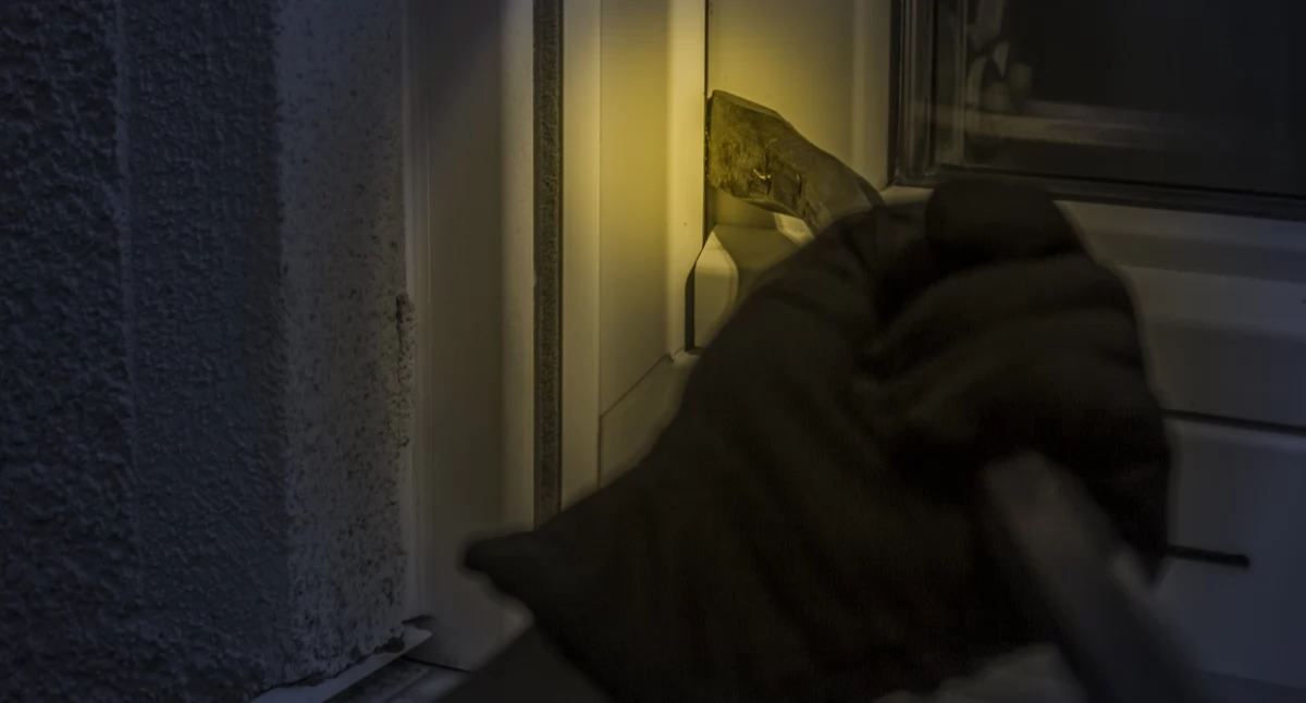 Kronika Kryminalna - Policja, Włamanie Miłej Poszkodowany oszacował straty tysięcy złotych - zdjęcie, fotografia