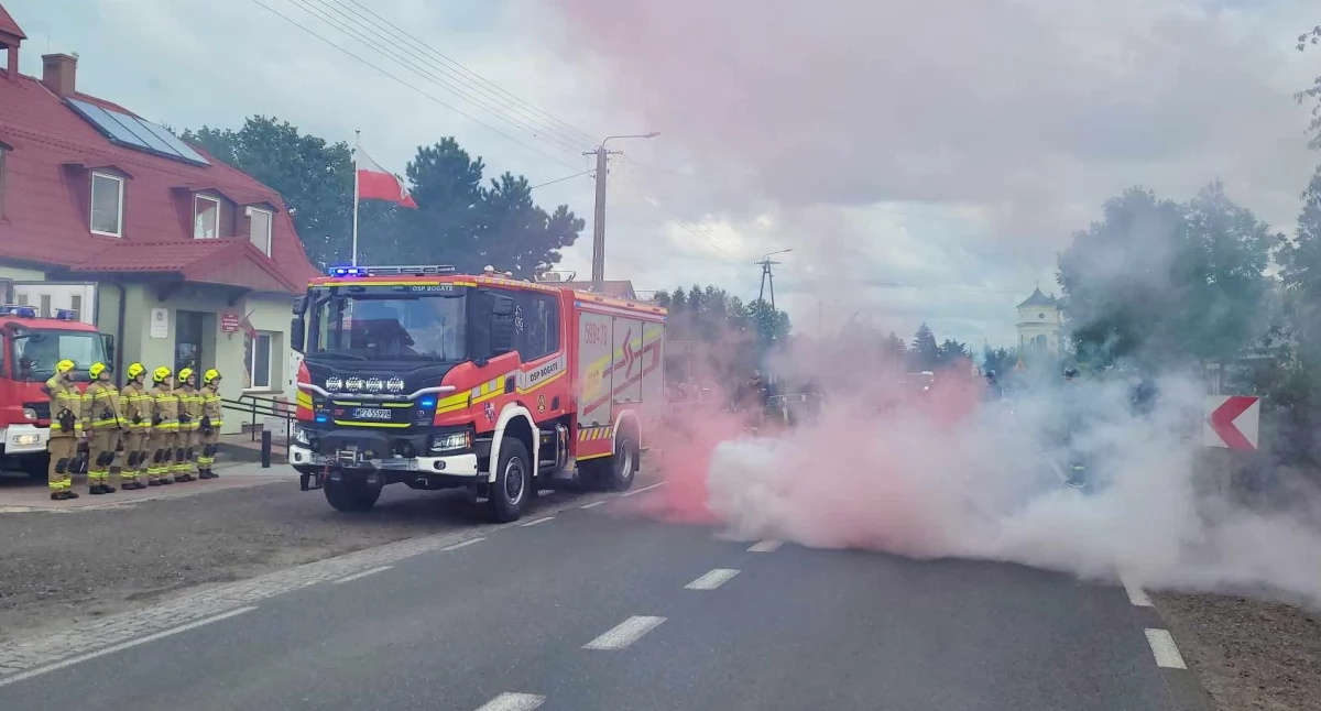 Pożary - Straż , Uroczyste przywitanie nowego samochodu ratowniczo gaśniczego Bogatem - zdjęcie, fotografia