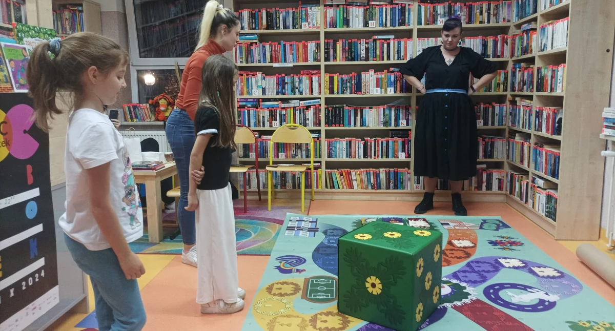 Książki - publikacje , Pierwsza Bibliotek Jednorożcu - zdjęcie, fotografia
