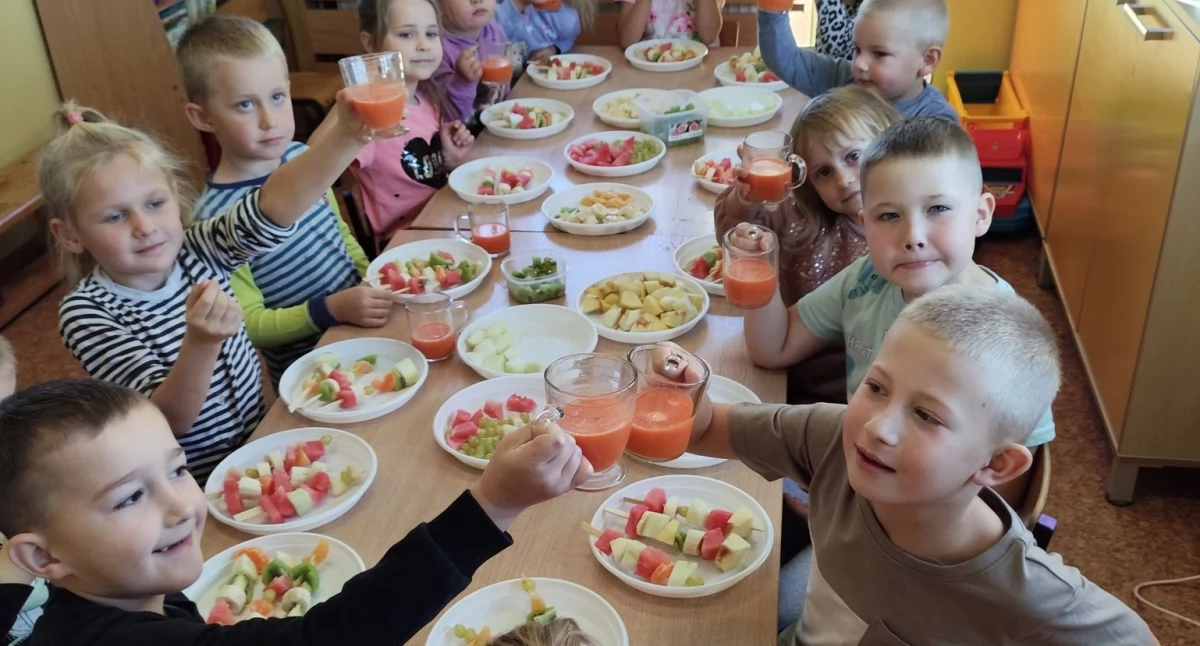 Przedszkola i Żłobki, Światowy Dzień Warzyw owoców Oddziale Przedszkolnym Dobrzankowie - zdjęcie, fotografia