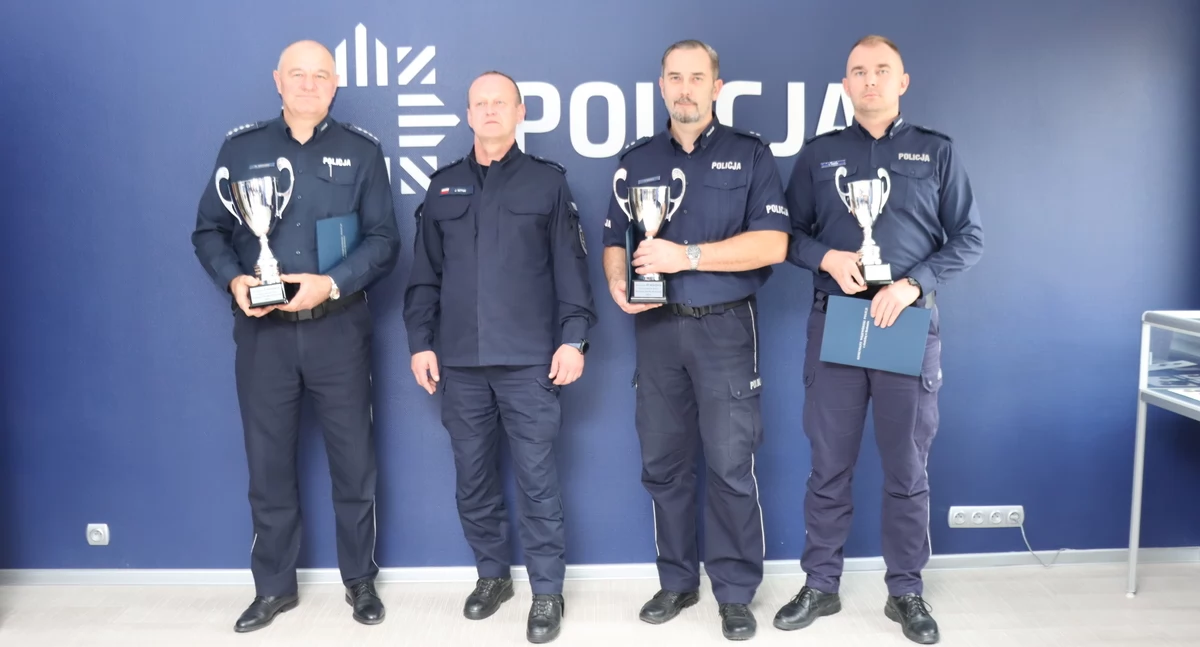Komunikaty policji , Przasnyski Policjant podium wojewódzkim finale Turnieju Służby Dyżurnej - zdjęcie, fotografia