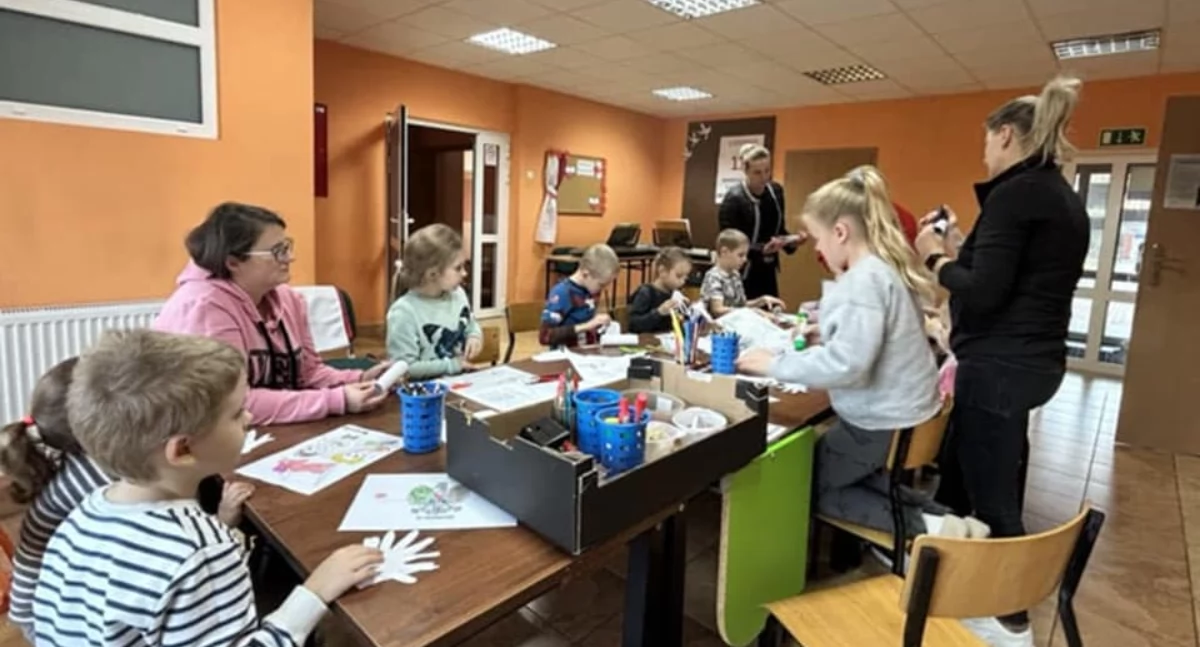 Warsztaty, Dzieci Jednorożca uczciły Narodowe Święto Niepodległości - zdjęcie, fotografia