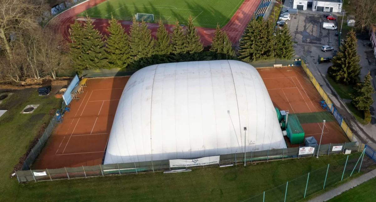 Z Mazowsza, sąsiadów Kryte korty tenisowe miejskim stadionie - zdjęcie, fotografia