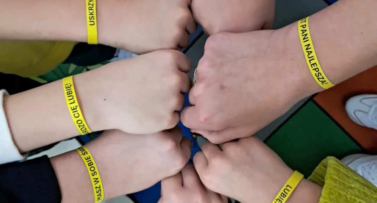 Szkoły podstawowe, Dzień Życzliwości Pozdrowień Szkole Podstawowej Nowej Krępie - zdjęcie, fotografia