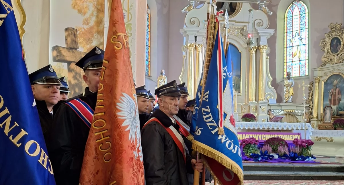 Święta i uroczystości , Powiatowe zaduszki strażackie kościele Krzynowłodze Małe - zdjęcie, fotografia