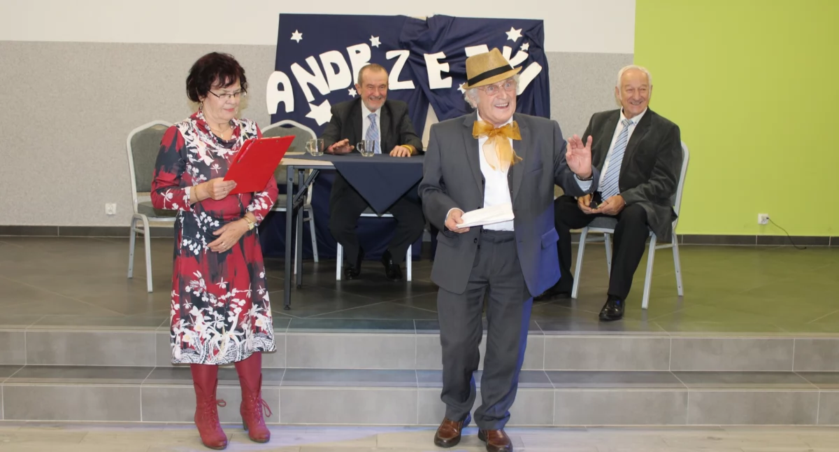 NGO - Stowarzyszania i Fundacje , Andrzejkowe spotkanie międzypokoleniowe Karwaczu - zdjęcie, fotografia
