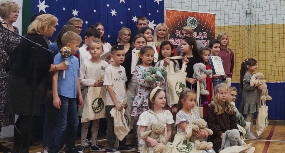 Konkursy - Wyróżnienia, edycja przeglądu artystycznego Pokaż swój talent - zdjęcie, fotografia