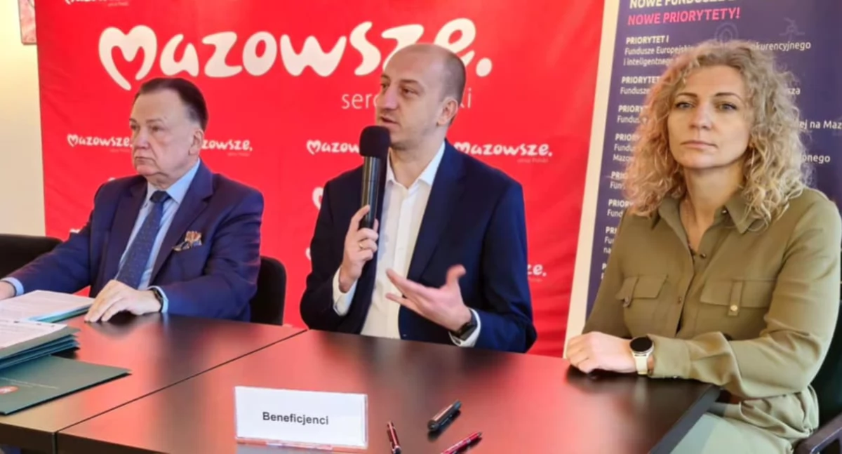 Burmistrz - Rada - Miasto, Miasto Przasnysz milionami złotych dofinansowania remont przedszkoli - zdjęcie, fotografia
