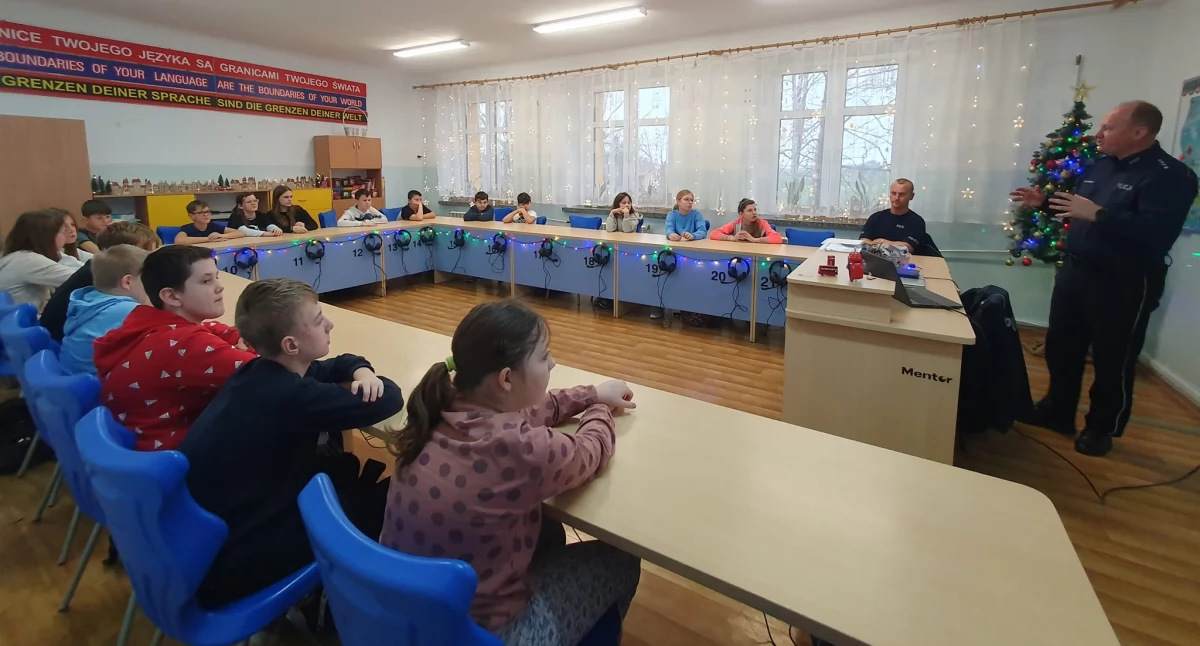 Szkoły podstawowe, cyberbezpieczeństwie Bogatem - zdjęcie, fotografia
