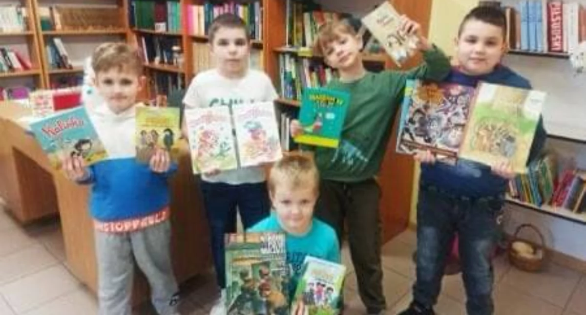 Szkoły podstawowe, Nowości wydawnicze szkolnej bibliotece Bogatem - zdjęcie, fotografia