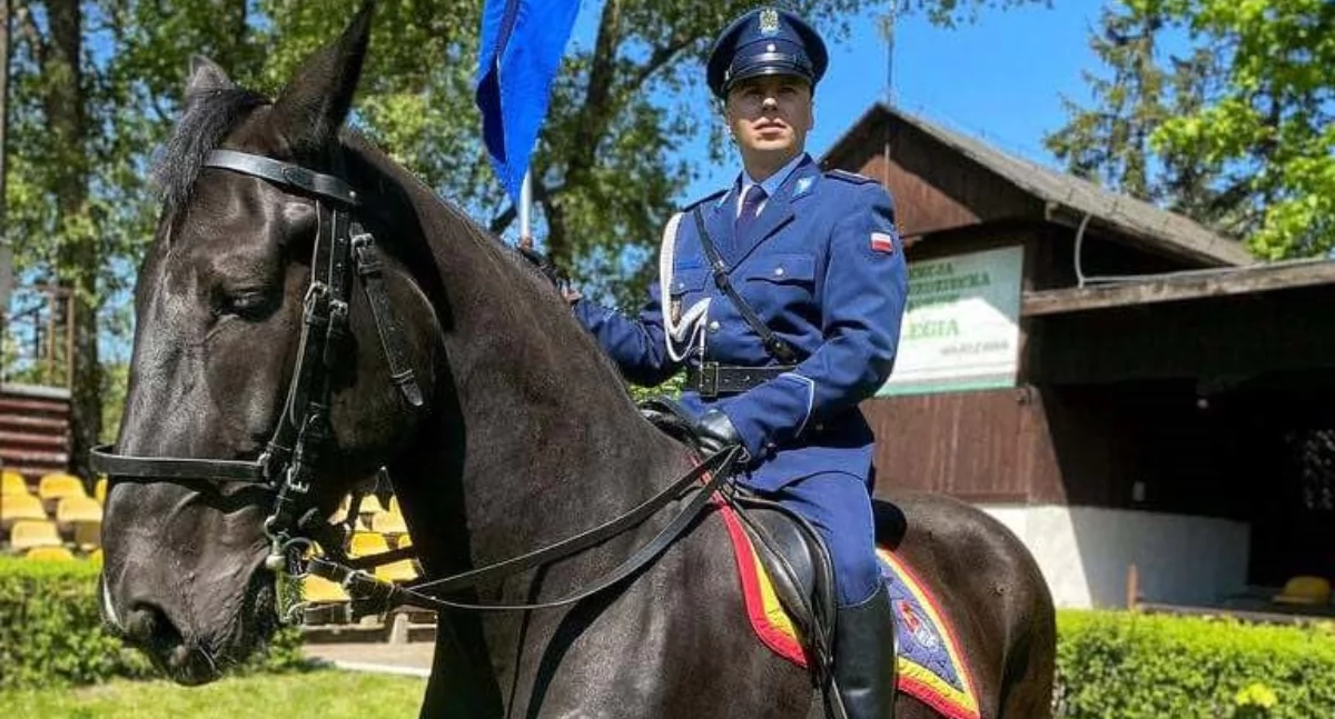 Kronika Kryminalna - Policja, Policjant czasie wolnym służby zatrzymał nietrzeźwego kierowcę zakazami prowadzenia pojazdów - zdjęcie, fotografia