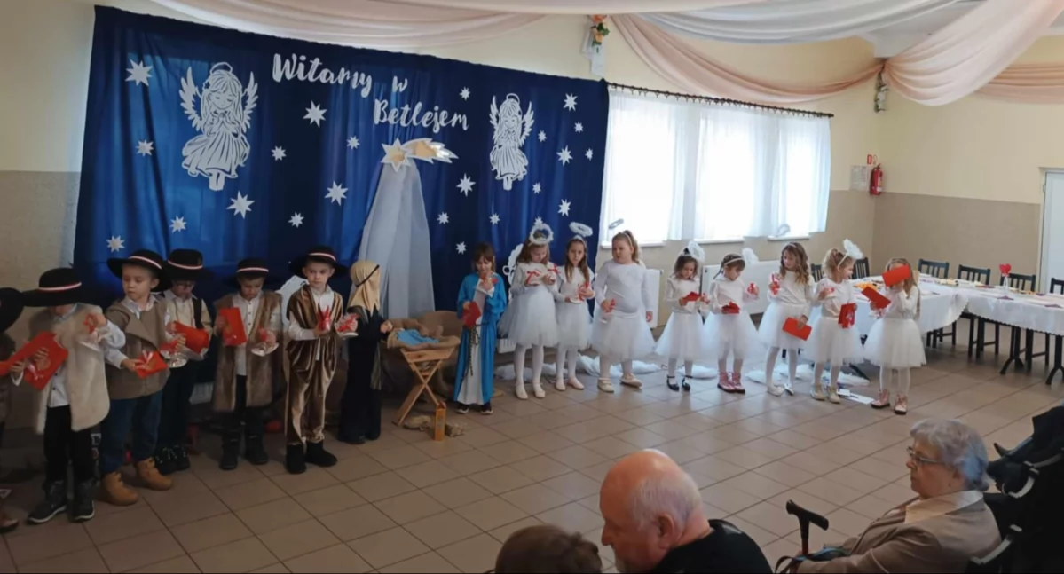 Szkoły podstawowe, Wyjątkowe spotkanie Babć Dziadków Starej Krępie - zdjęcie, fotografia