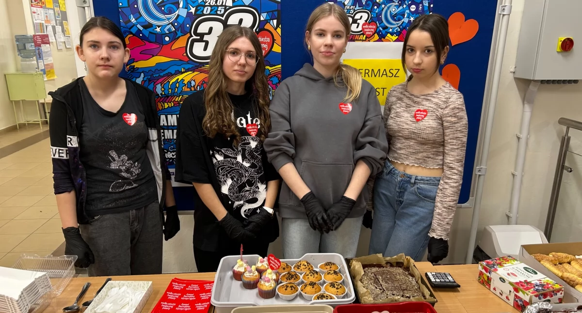 Szkoły podstawowe, Uczniowie Krasnego kwestowali WOŚP - zdjęcie, fotografia
