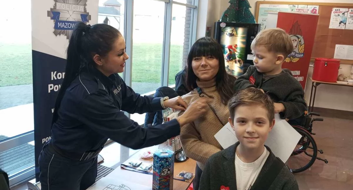 Komunikaty policji , Przasnyscy policjanci zagrali Wielką Orkiestrą Świątecznej Pomocy - zdjęcie, fotografia