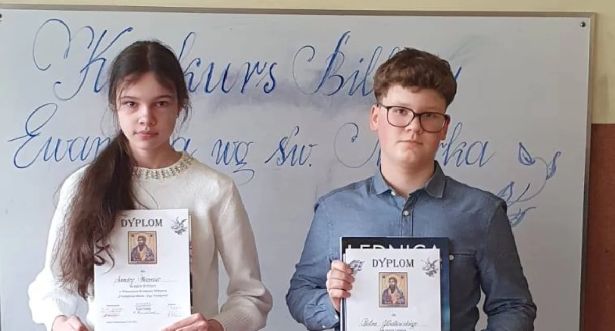 Szkoły podstawowe, Kacper Krawczyk Piotr Głodkowski zwycięzcami etapu dekanalnego Diecezjalnego Konkursu Biblijnego - zdjęcie, fotografia
