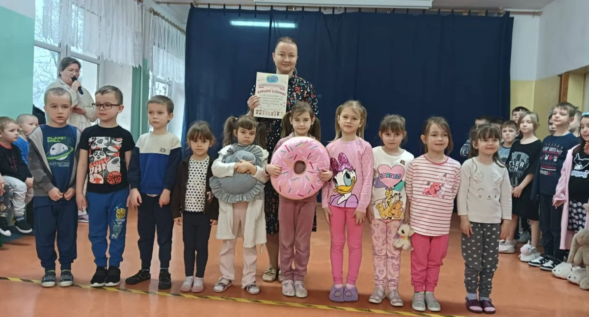 Szkoły podstawowe, Szkoła Wesoło Dzień Piżamie - zdjęcie, fotografia