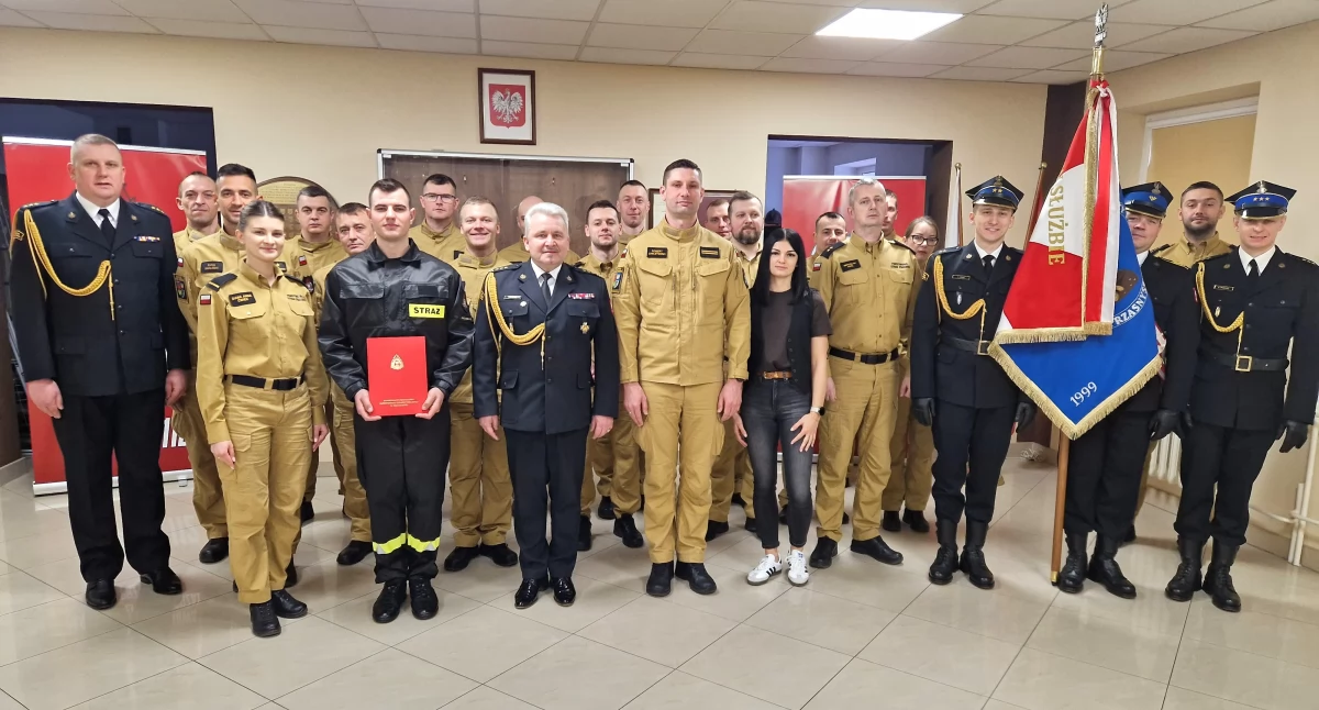 Pożary - Straż , Uroczysta zbiórka Przasnysz ślubowanie nowego strażaka pożegnanie funkcjonariusza - zdjęcie, fotografia