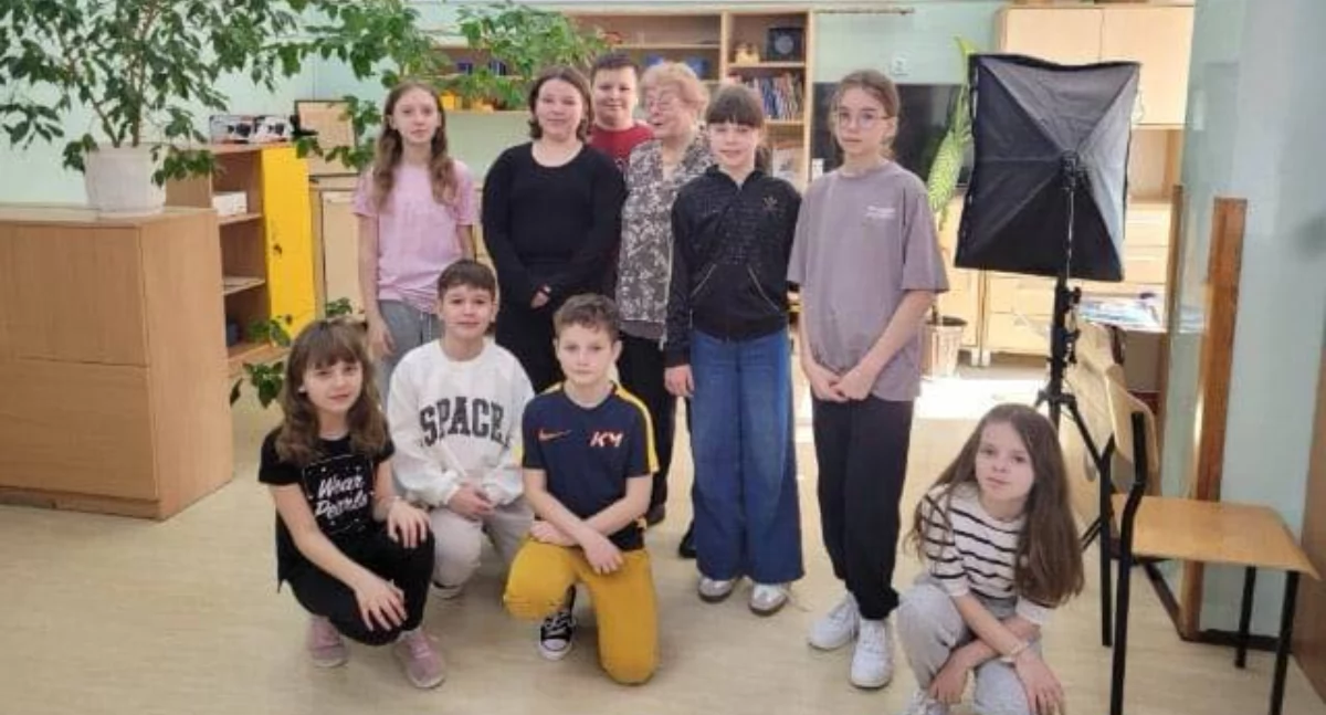 Szkoły podstawowe, Spotkanie Czytelnicze Szkolnej Bibliotece Bogatem - zdjęcie, fotografia