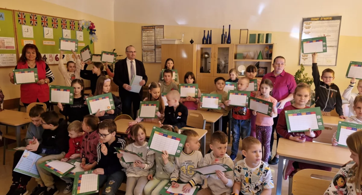 Szkoły podstawowe, Przasnysz szkoli dzieci bezpieczeństwa - zdjęcie, fotografia