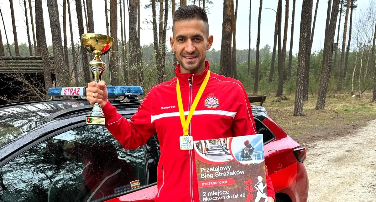 Zawody Sportowe, Rafał Smoliński Przasnysz wicemistrzem Przełajowego Biegu Strażaków - zdjęcie, fotografia