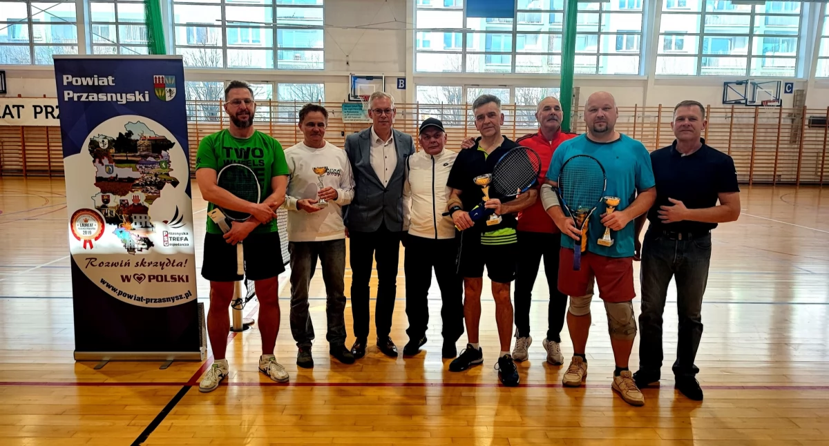 Tenis ziemny, Sławomir Nałęcz zwycięzcą Turnieju Tenisa Ziemnego Puchar Starosty Przasnyskiego - zdjęcie, fotografia