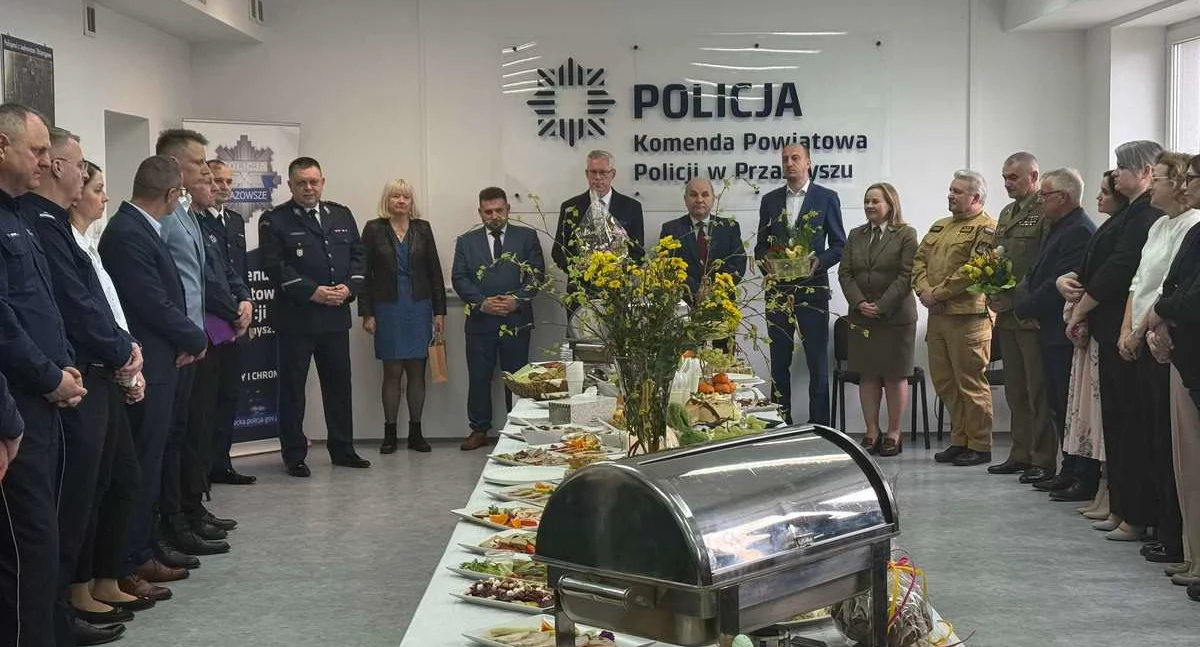 Komunikaty policji , Spotkanie wielkanocne Komendzie Powiatowej Policji Przasnyszu - zdjęcie, fotografia