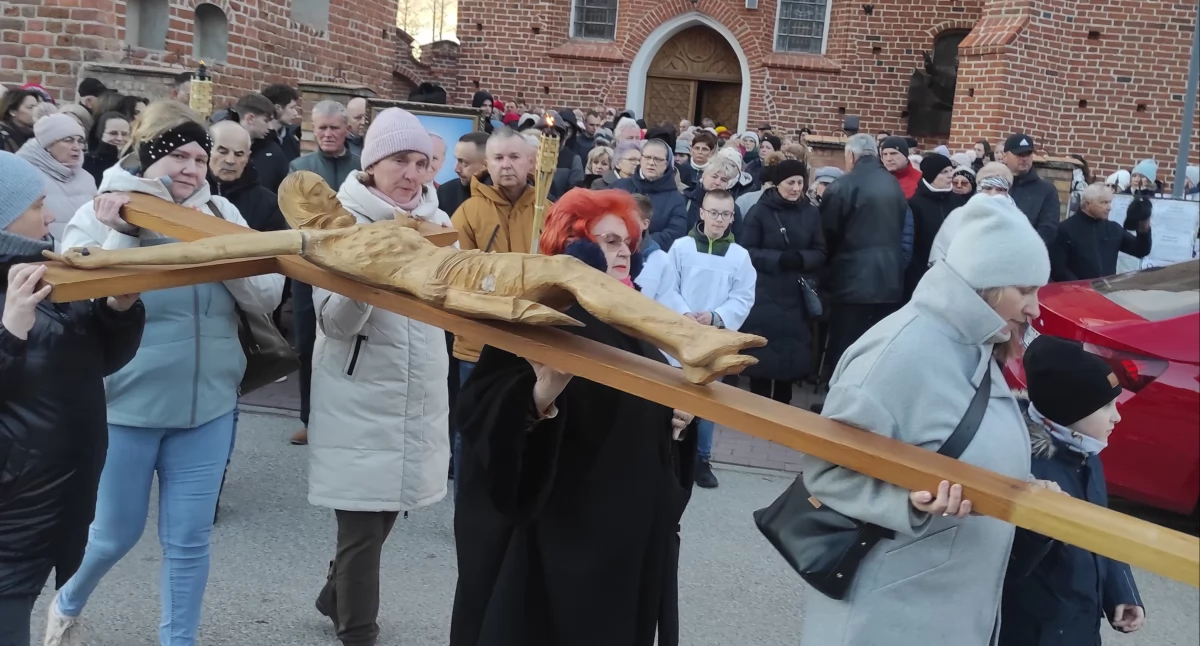Styl Życia, Ulicami Przasnysza przeszła Droga Krzyżowa - zdjęcie, fotografia
