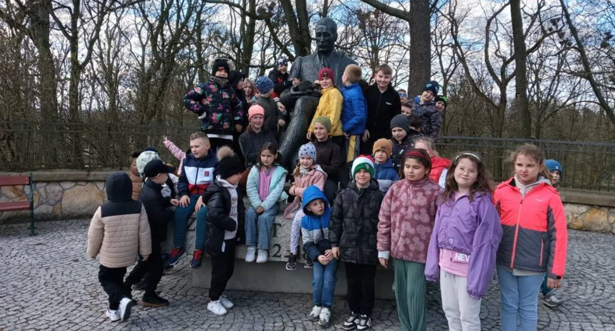 Szkoły podstawowe, Bogatego Ciechanowa - zdjęcie, fotografia