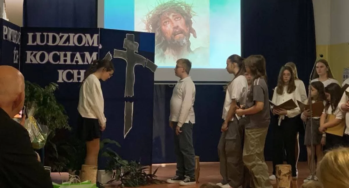 Szkoły podstawowe, Powiedz ludziom kocham - zdjęcie, fotografia