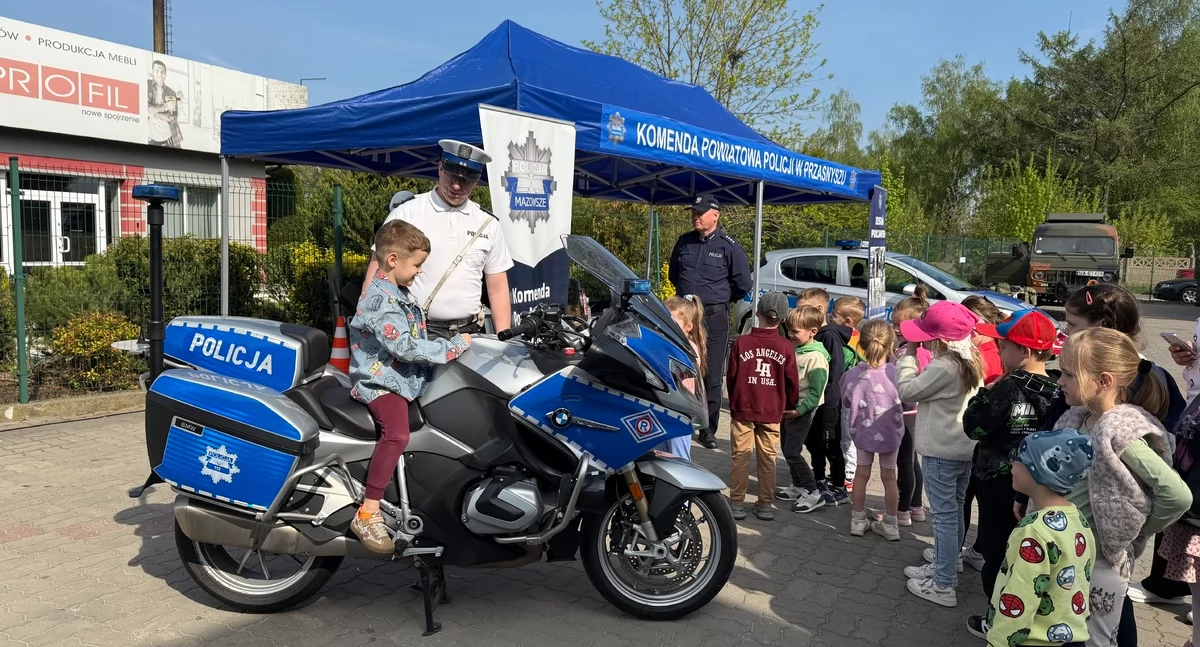 Komunikaty policji , Promocja zawodu Policjanta - zdjęcie, fotografia