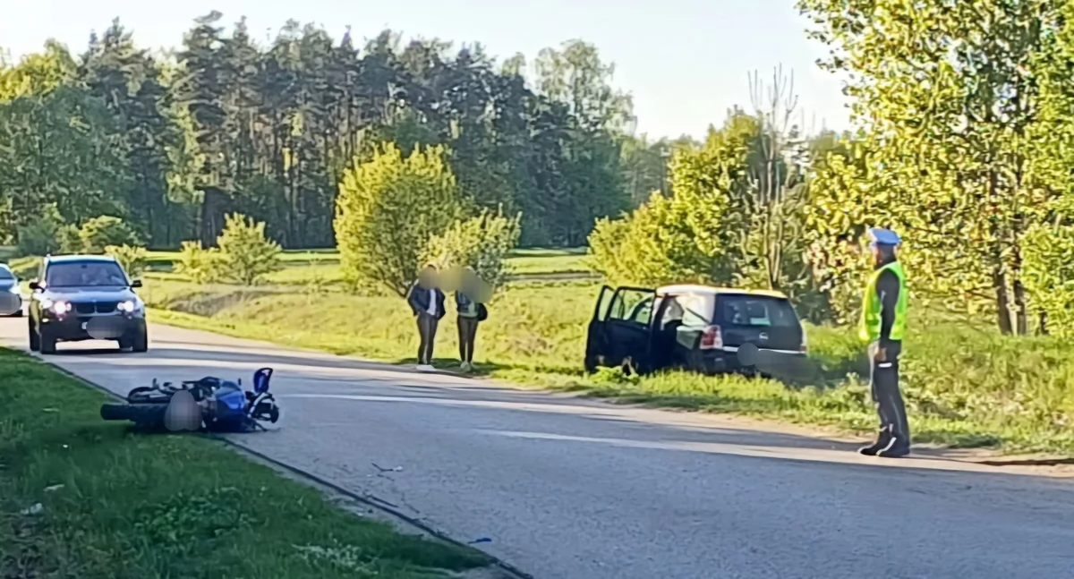 Wypadki drogowe, Kolizja udziałem motocyklisty - zdjęcie, fotografia
