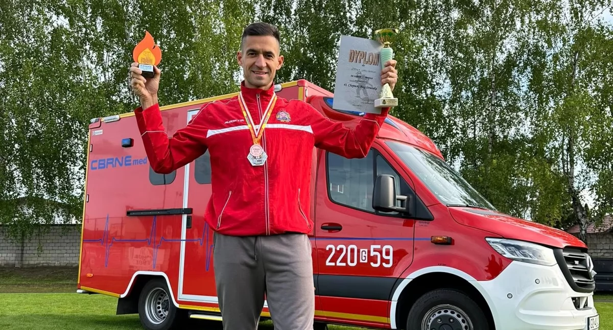 Biegi, Przasnyszanin Rafał Smoliński podium Chojnickich Biegów Strażackich - zdjęcie, fotografia