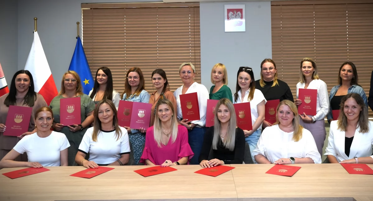 Burmistrz - Rada - Miasto, Przasnyska Kobiet inicjatywa wspierająca społeczność miasta - zdjęcie, fotografia
