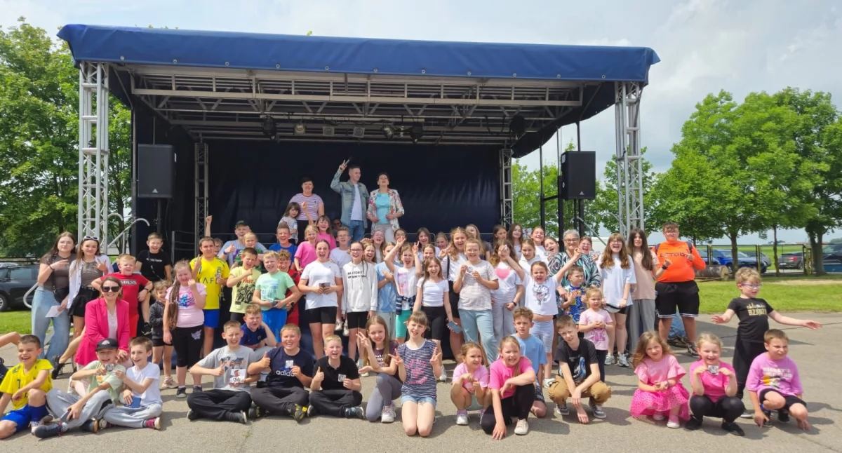 Festyny - Pikniki - Wydarzenia, Święto sportu rodziny radosne świętowanie Czernicach Borowych - zdjęcie, fotografia