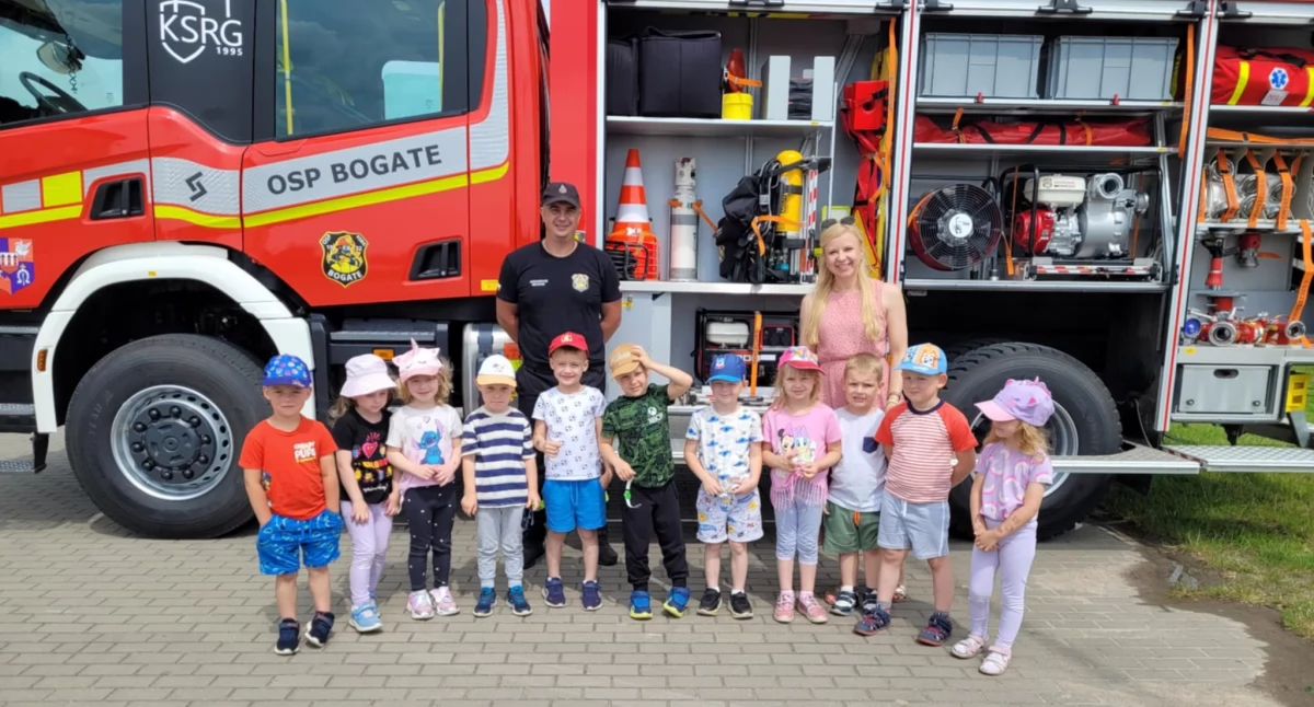 Przedszkola i Żłobki, Wizyta strażaków Oddziale Przedszkolnym Bogatem - zdjęcie, fotografia