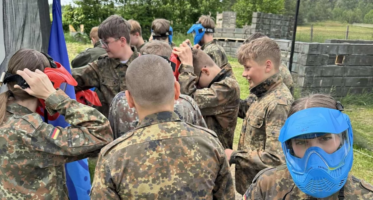 Szkoły podstawowe, Sportowo integracyjna wycieczka uczniów Leszna - zdjęcie, fotografia