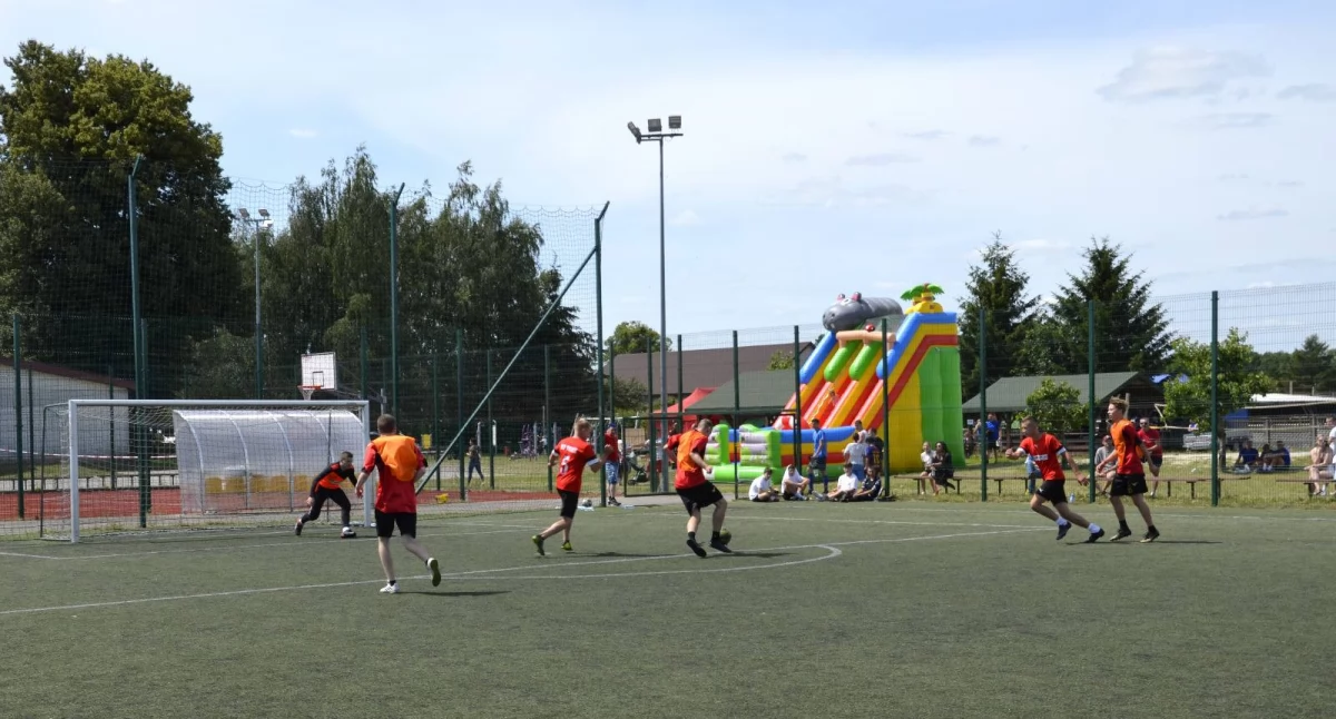 Piłka nożna, Sportowa sobota Bogatem emocje rywalizacja serdeczne podziękowania Turniej Puchar Bogate - zdjęcie, fotografia