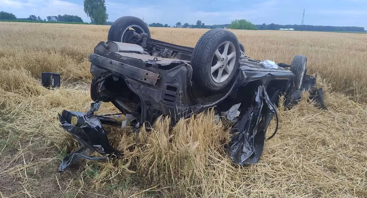 Wypadki drogowe, Wypadek drogowy Przasnyszanin trafił szpitala PRZESTRODZE! - zdjęcie, fotografia