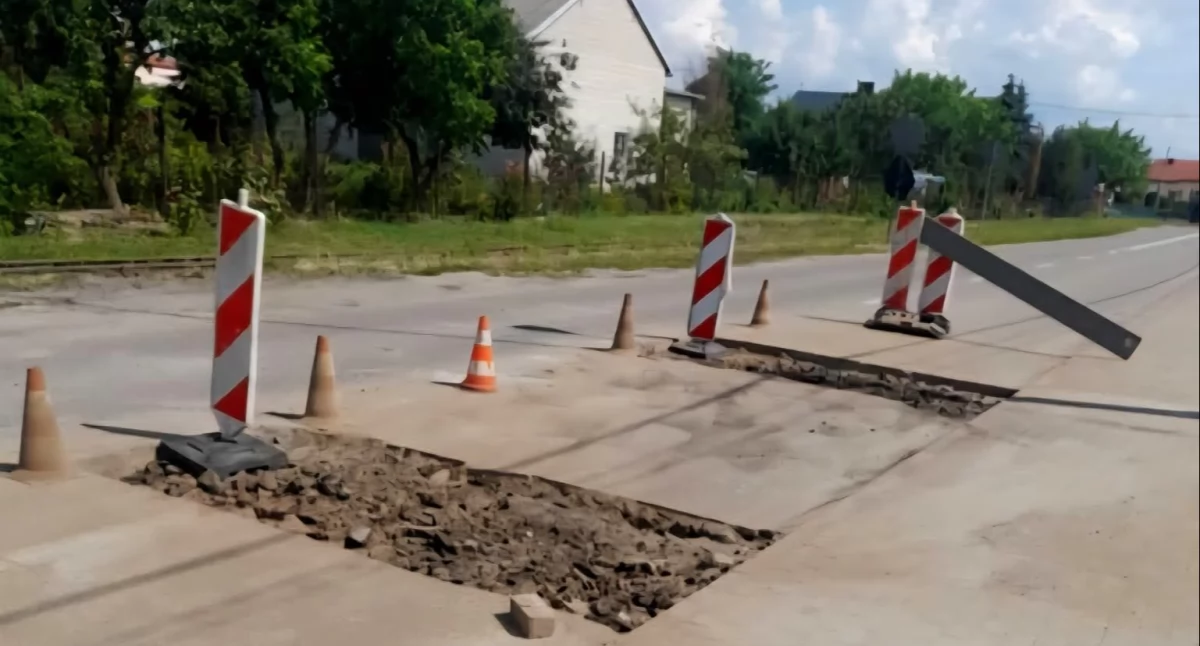 Drogi - remonty - inwestycje, spowalniacz ruchu Lesznie bezpieczeństwa mieszkańców - zdjęcie, fotografia