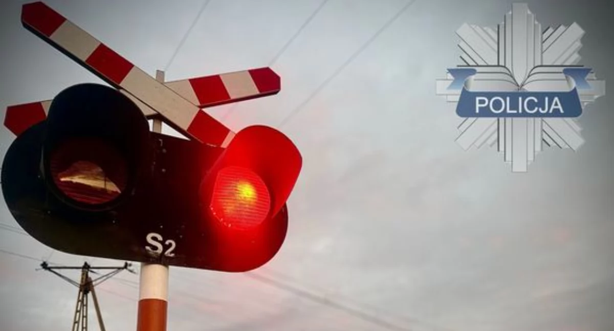 Wypadki drogowe, Niebezpieczny manewr latka przejeździe kolejowym szybka reakcja maszynisty zapobiegła tragedii - zdjęcie, fotografia