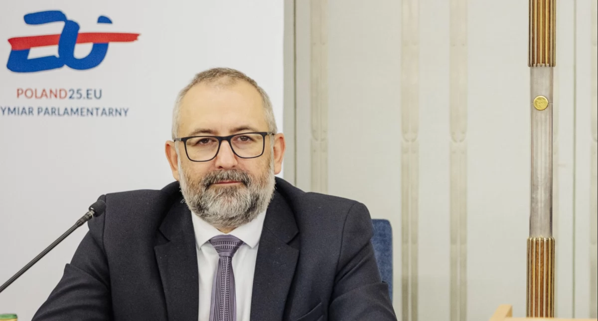 Partie polityczne, Senator Bieńkowski „Silne Wojsko Polskie silna Polska” pełne poparcie zmian ustawie obronie Ojczyzny - zdjęcie, fotografia