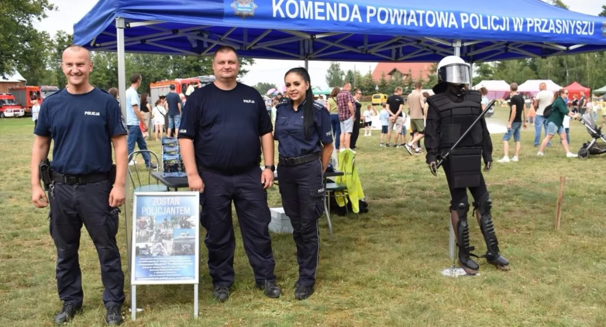 Komunikaty policji , Przasnyscy policjanci Odjazdowej Gminie” - zdjęcie, fotografia