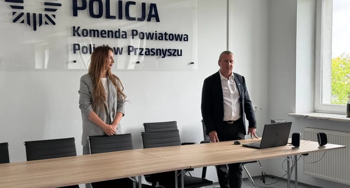 Komunikaty policji , Stres służbie wyzwaniach profilaktyce podczas wyjątkowego wykładu funkcjonariuszek pracownic Komendy Powiatowej Policji Przasnyszu - zdjęcie, fotografia