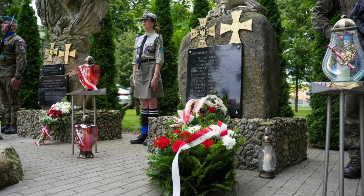 Święta i uroczystości , Przasnysz zatrzymał „Godzinę rocznica Powstania Warszawskiego - zdjęcie, fotografia