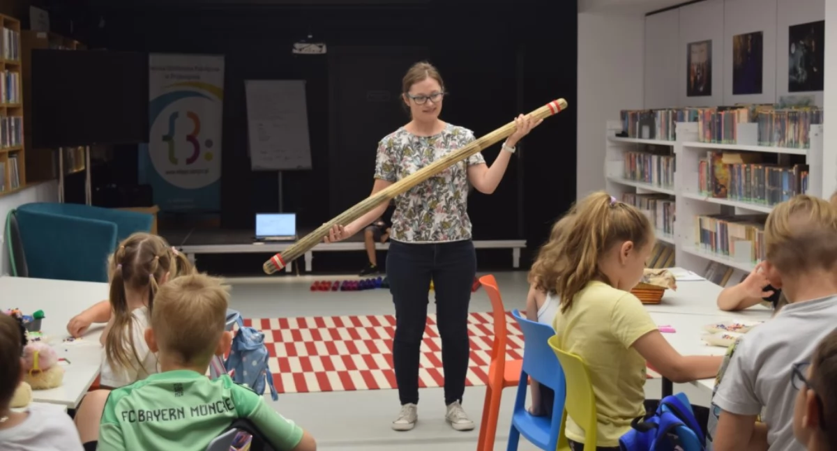 Warsztaty, Wakacje Biblioteką pierwszy tydzień pełen radości podróży inspirujących spotkań! - zdjęcie, fotografia