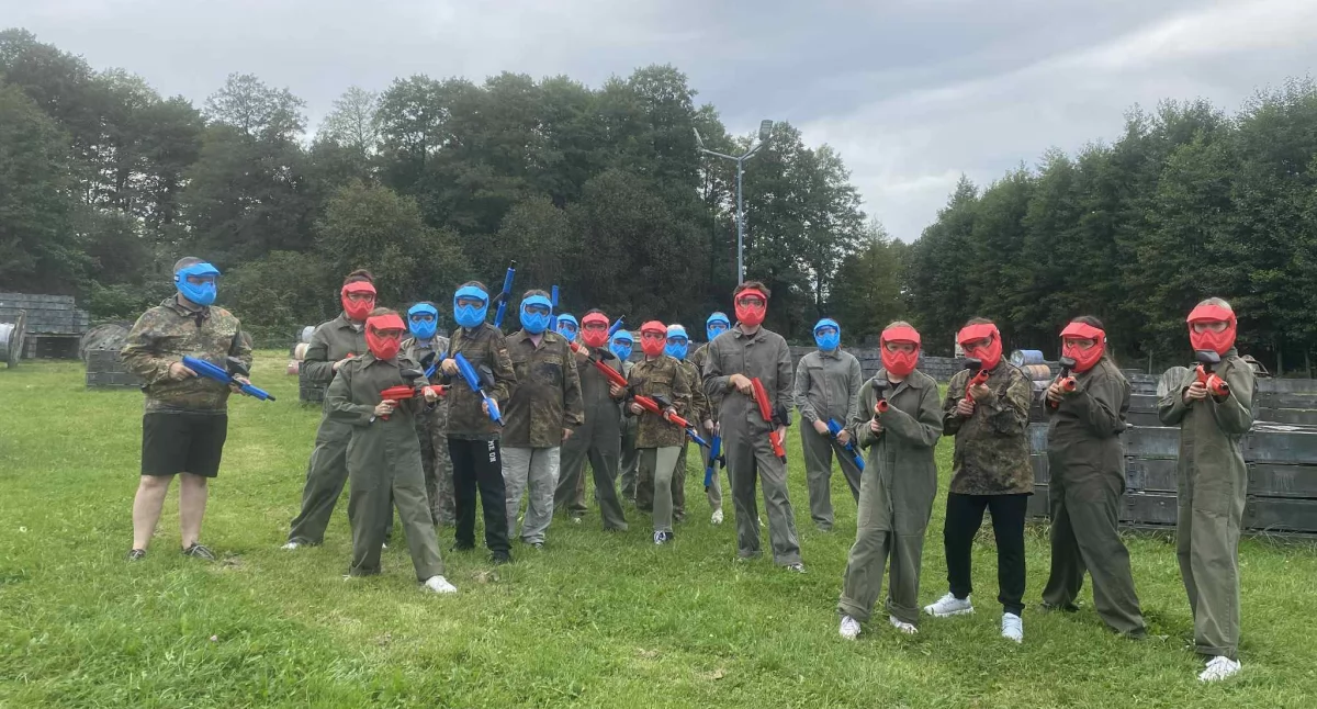 Festyny - Pikniki - Wydarzenia, Wystrzałowy dzień Biblioteką Krasnem paintball ognisko prawdziwa wspólnota! - zdjęcie, fotografia