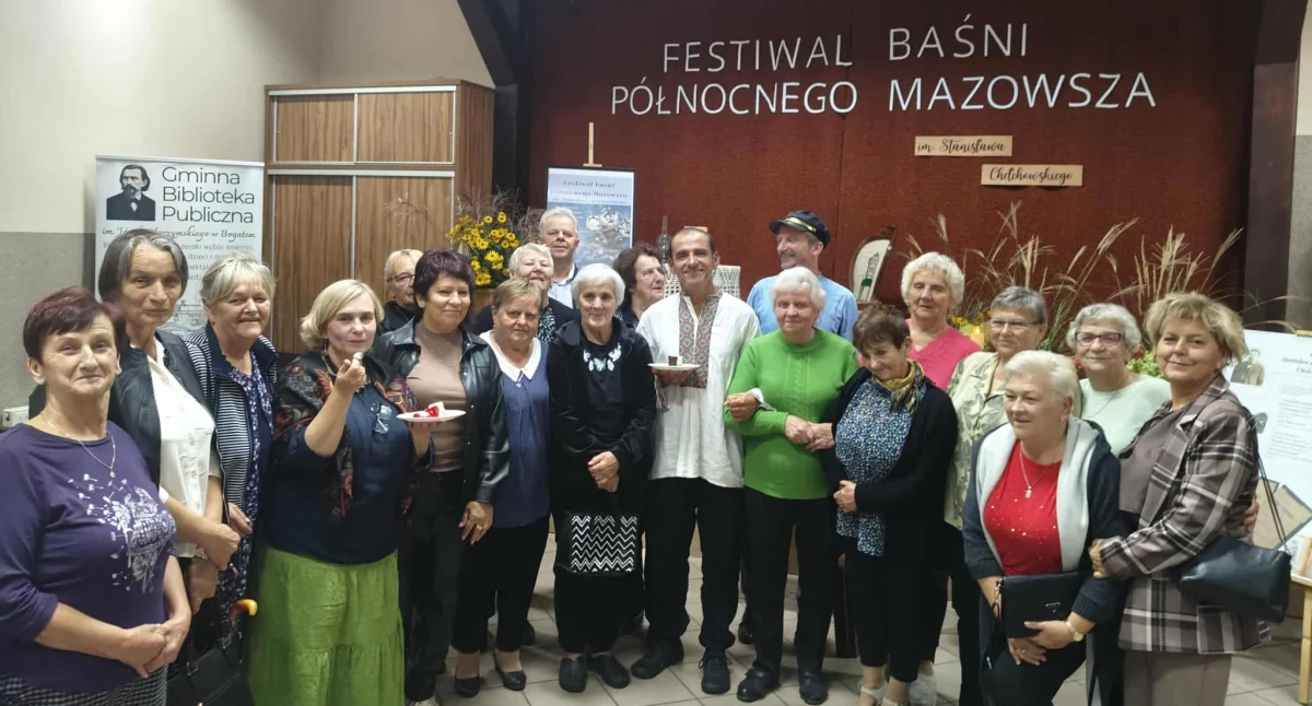 NGO - Stowarzyszania i Fundacje , Seniorzy Obręba wyjątkowym spotkaniu literackim wspólne czytanie poezji Kochanowskiego Magiczny Festiwal Baśni - zdjęcie, fotografia